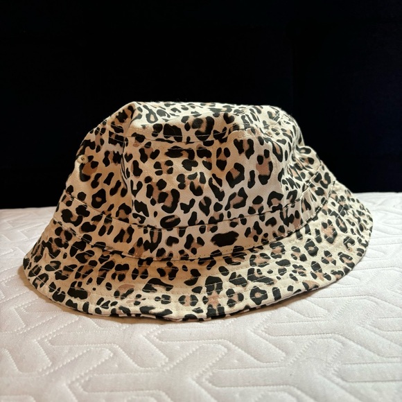 cheetah print canvas bucket hat - Picture 5 of 7